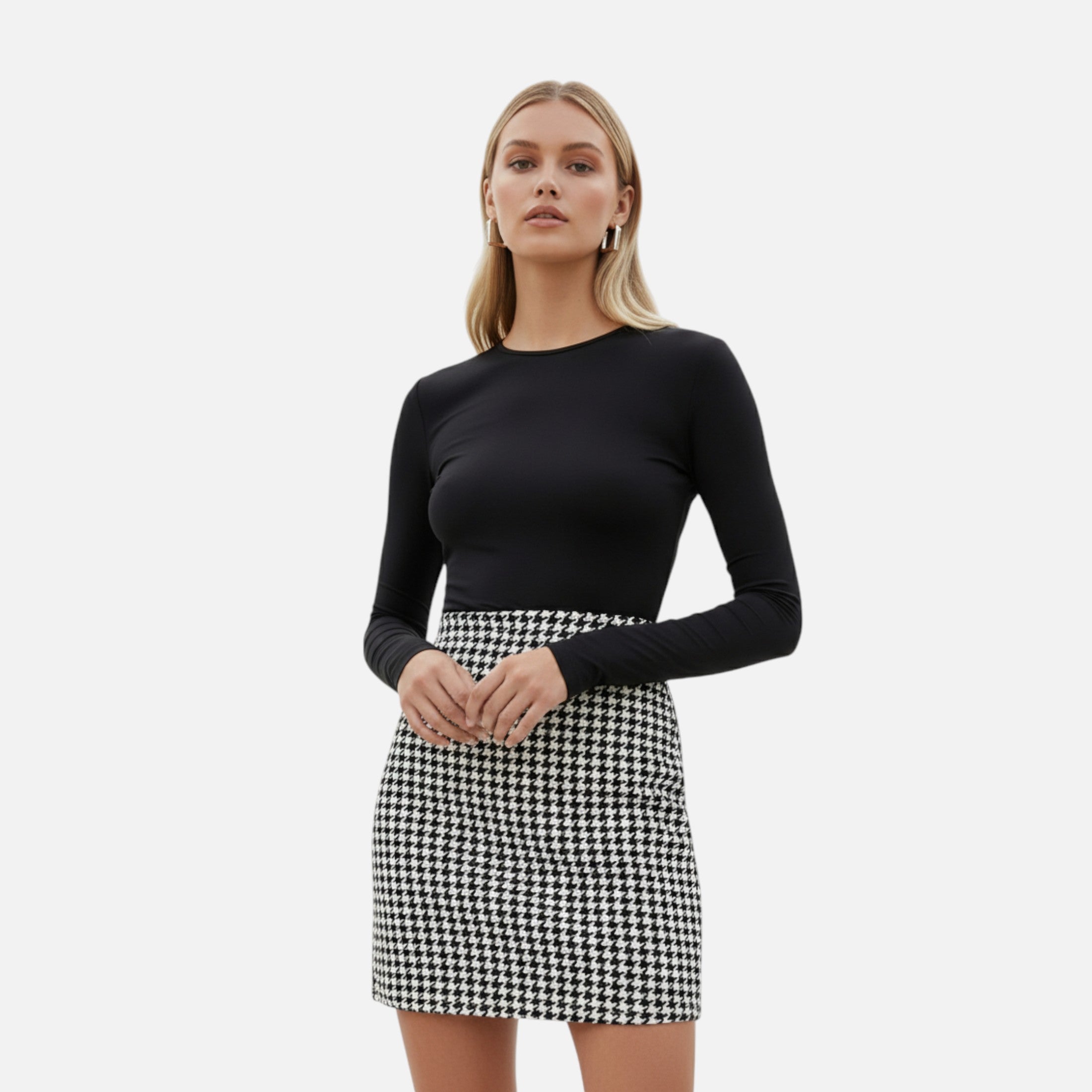 Cariova Mode | Women’s High-Waisted Mini Skirt – Timeless Elegance